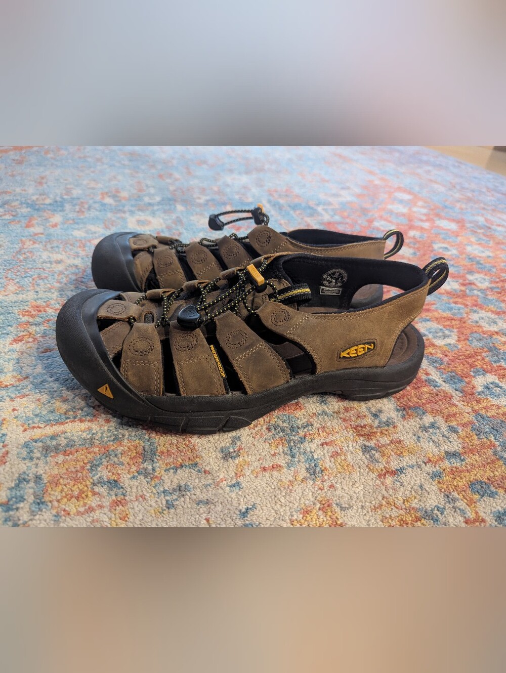 Keen Men's 10 Brown Newport Leather Waterproof Bungee Sport Closed Toe Sandals